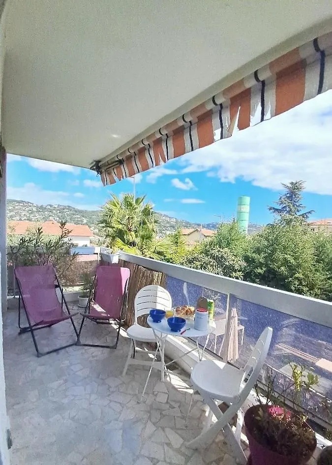 Appartement Au Calme Apercu Mer Et Collines 2 Personnes의 연락처